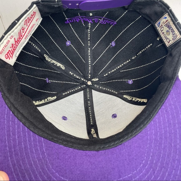 Mitchell & Ness LA Lakers Patches Hardwood Classics Pinstripe Snapback Hat - Picture 9 of 10